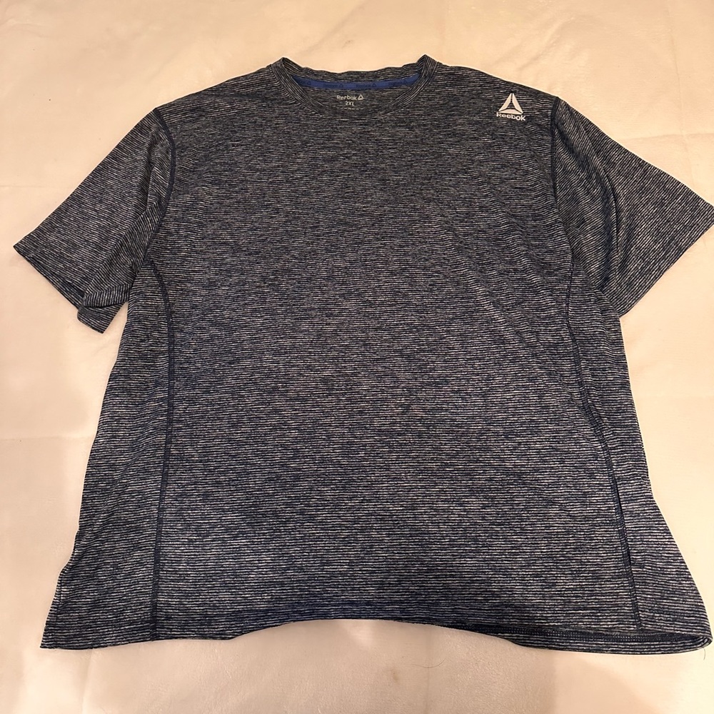 Reebok Short Sleeved T Shirt Size XXLarge Barely Worn Smoke-Free Home